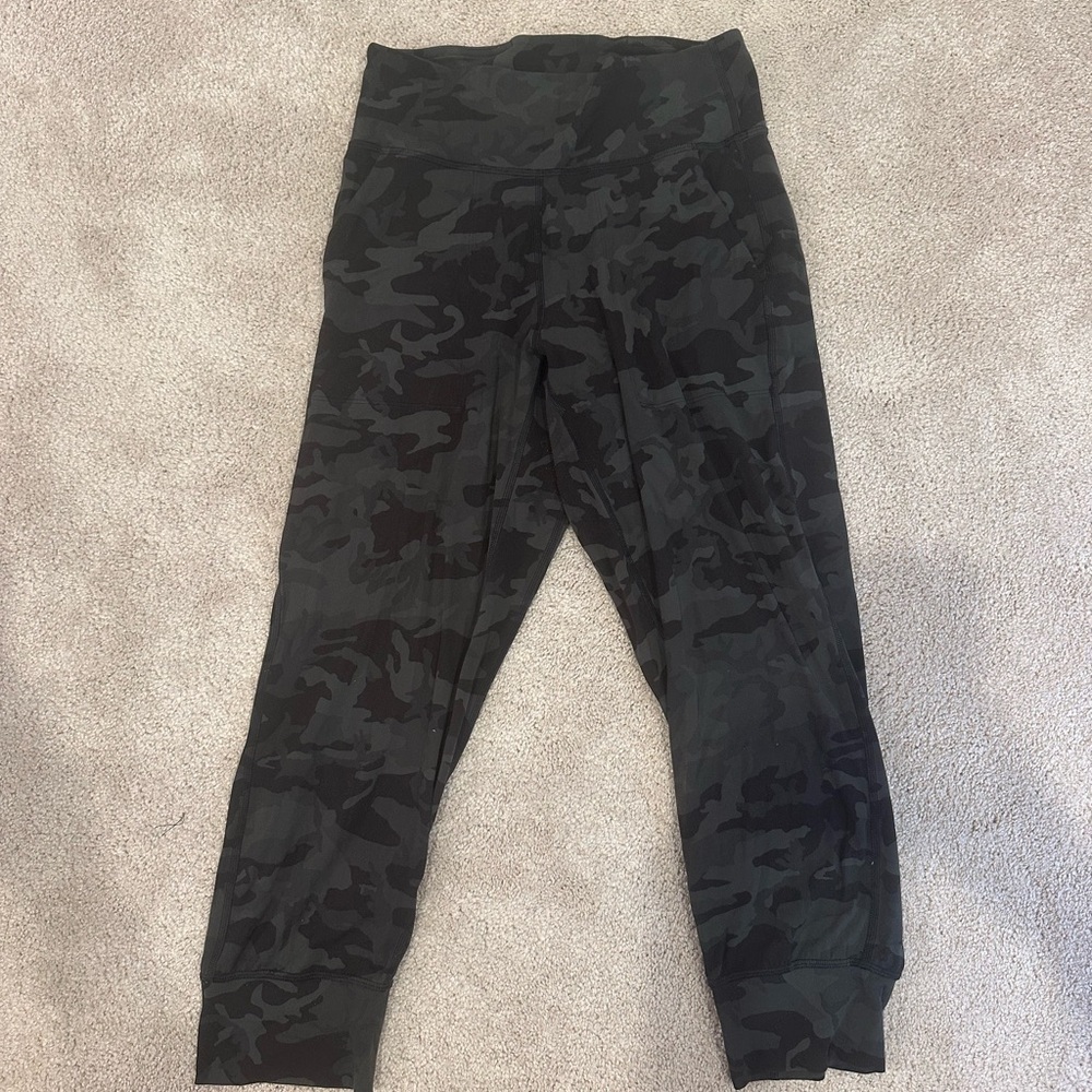 Lululemon Athletica Camo Align Joggers (Cropped)